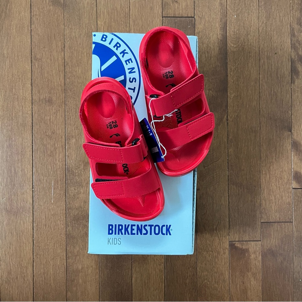 BNIB Birkenstock Mogami Sandal in Red